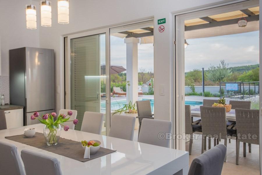 Newly built villa with swimming pool, for sale