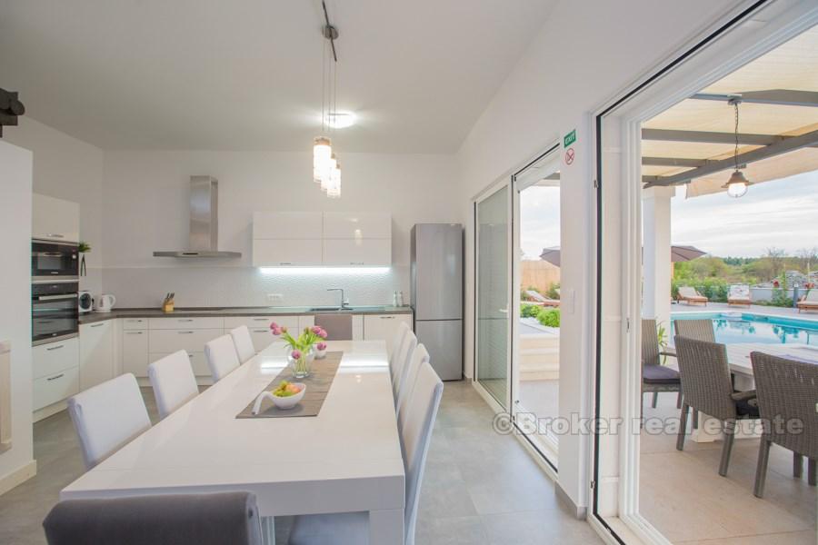 Newly built villa with swimming pool, for sale