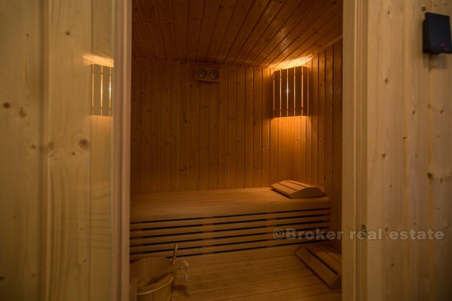 Nowa willa z basenem, na sprzedaż