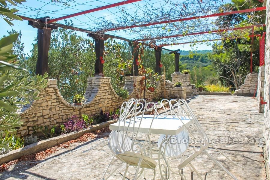 Atrakcyjna nieruchomość w pierwszym rzędzie do morza