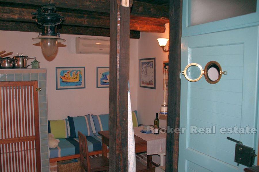 Härligt restaurerat stenhus, till salu