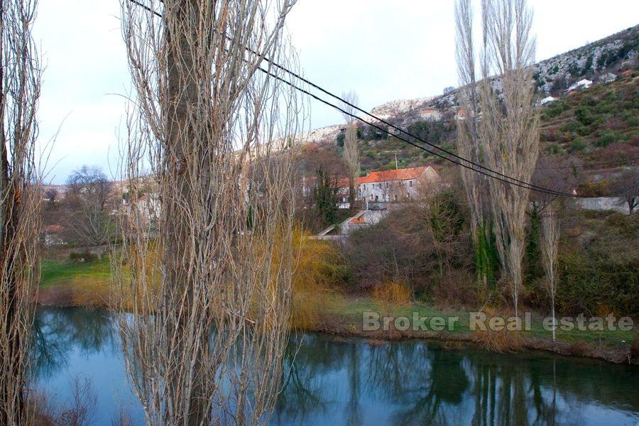Old stone house for renovation, for sale