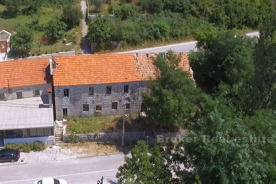 Old stone house for renovation, for sale