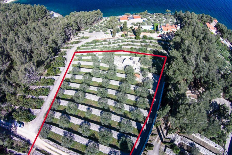 Maison en pierre avec vue sur la mer, à vendre