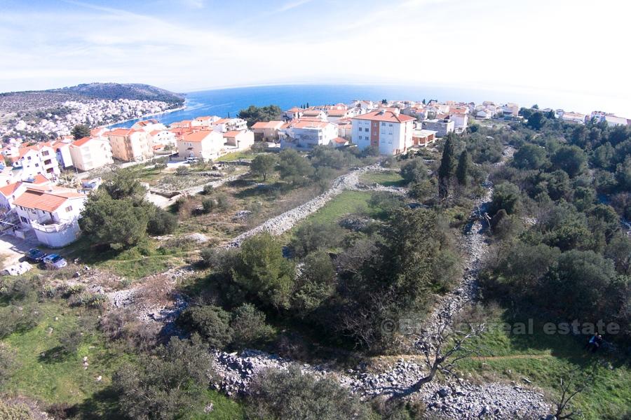 Građevinsko zemljište površine 3200 m2, na prodaju