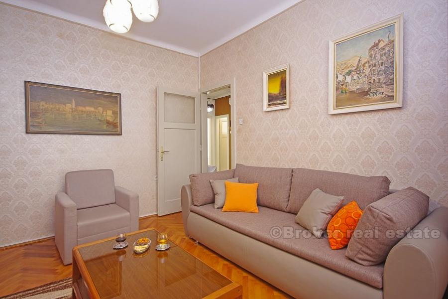 Confortable appartement de trois chambres sur Bačvice, à vendre