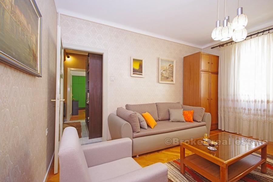 Confortable appartement de trois chambres sur Bačvice, à vendre