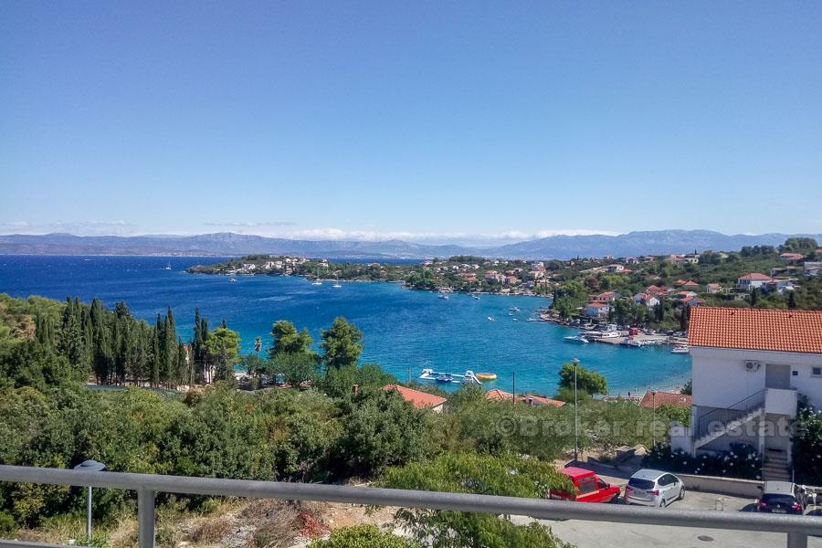 Apartman s pogledom na more, na prodaju