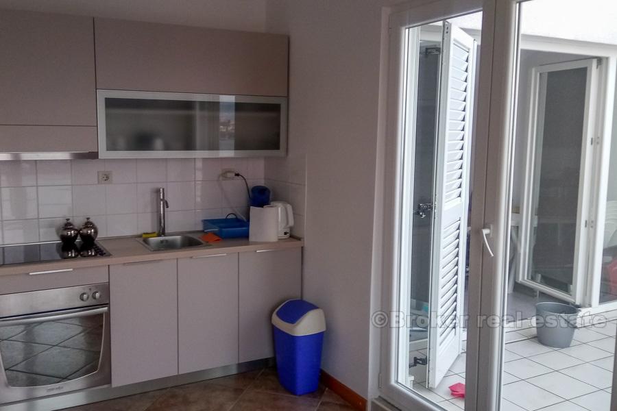 Apartman s pogledom na more, na prodaju