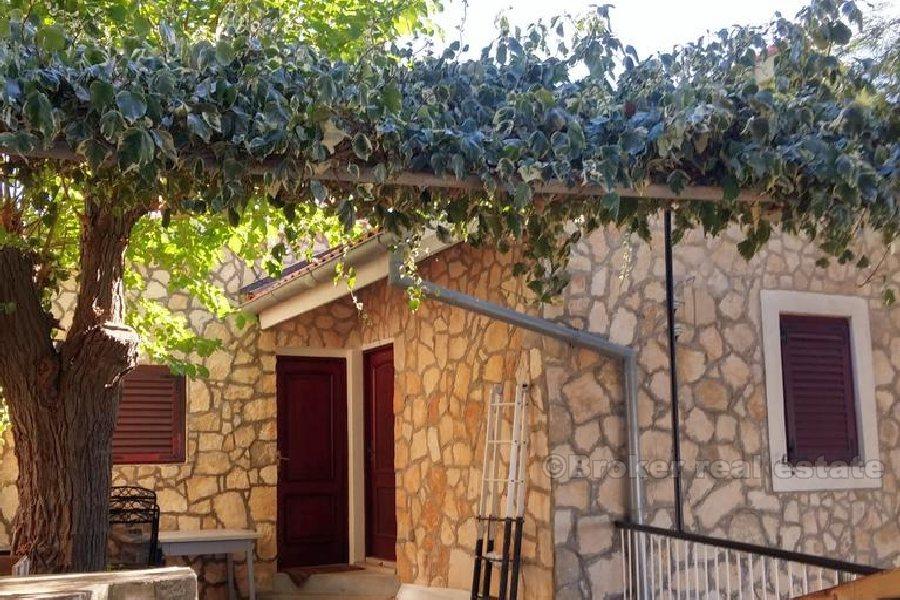 Detached house in a quiet location, for sale