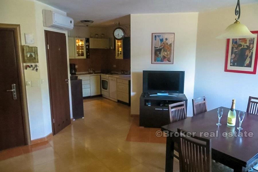 Renoviertes Steinhaus in der ersten Reihe zum Meer, zu verkaufen