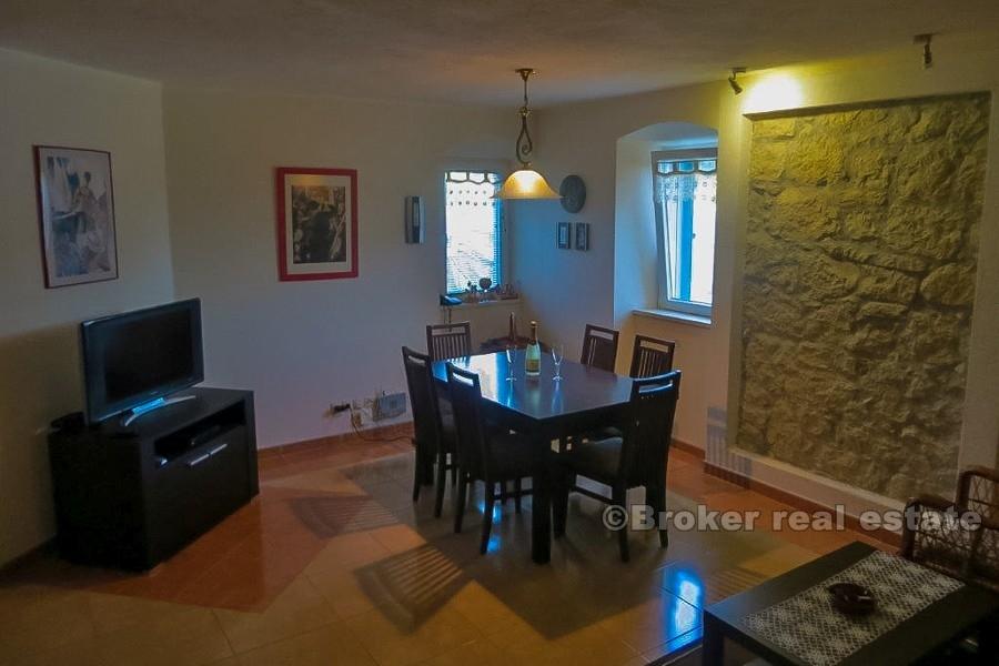 Renovated stone house in the first row to the sea, for sale