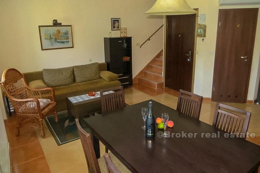 Renovated stone house in the first row to the sea, for sale