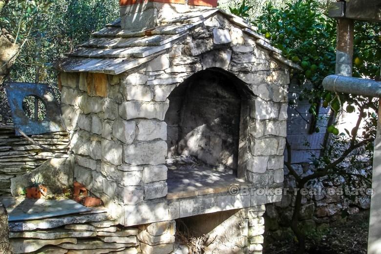 Haus mit Garten in ruhiger Lage, zu verkaufen