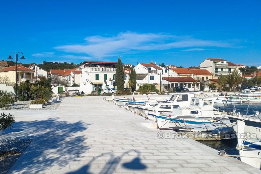 Beautiful property in the first row to the sea, for sale