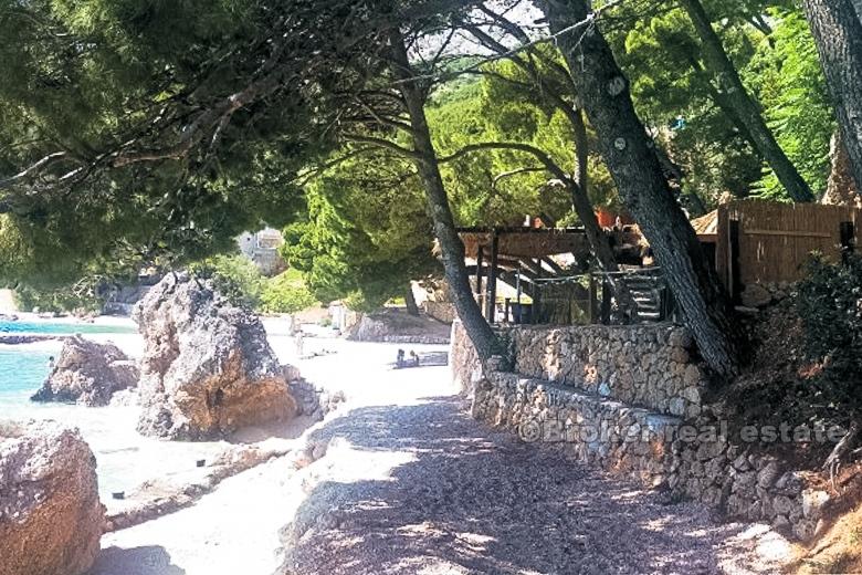 Modernes Hotel in der ersten Reihe zum Meer, zu verkaufen