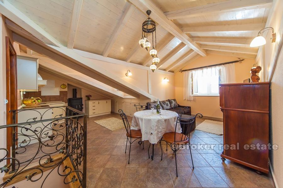 Maison en pierre, en centre ville, à vendre