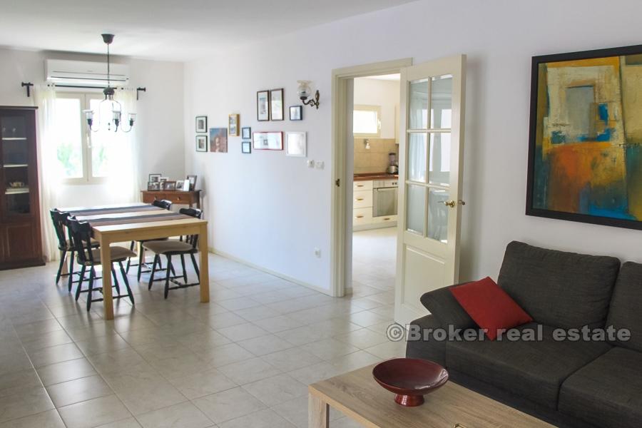 Maison à la mer avec amarre, à vendre