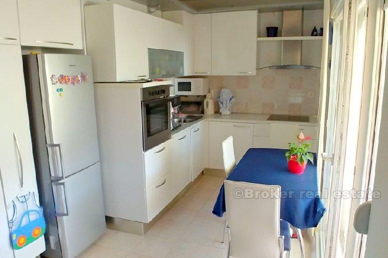 Двухкомнатная квартира, Подстрана, для продажи