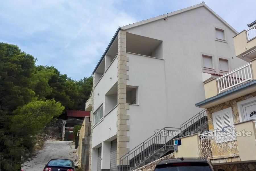 Detached house by the sea, for sale