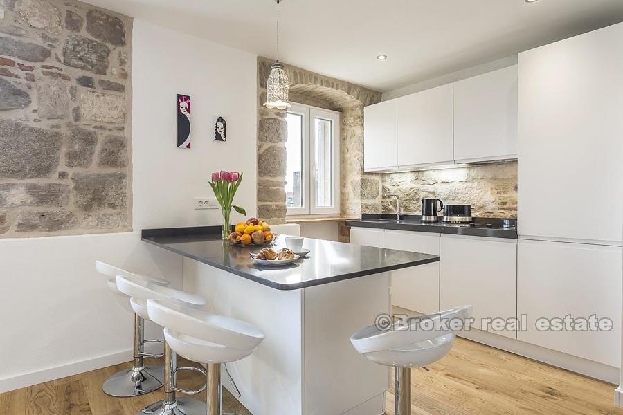 Modern apartment in center of Split, for sale