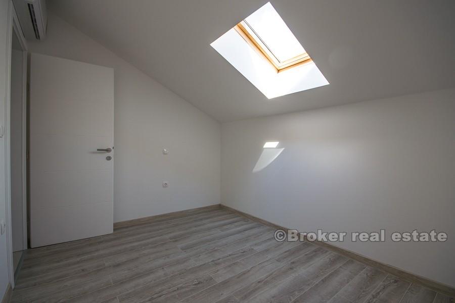 Dwupoziomowy apartament z widokiem na morze, na sprzedaż