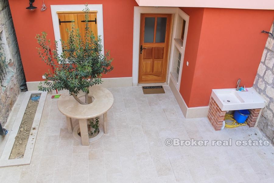 Renovated house in the center, for sale