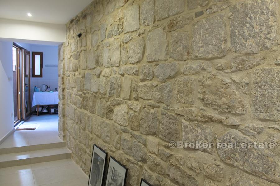 Renoverat hus i centrum, till salu