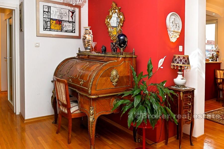 Three bedroom apartment near city center, for sale