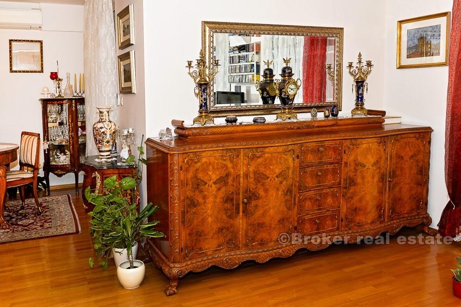 Drei-Zimmer-Wohnung in der Nähe des Stadtzentrums zu verkaufen