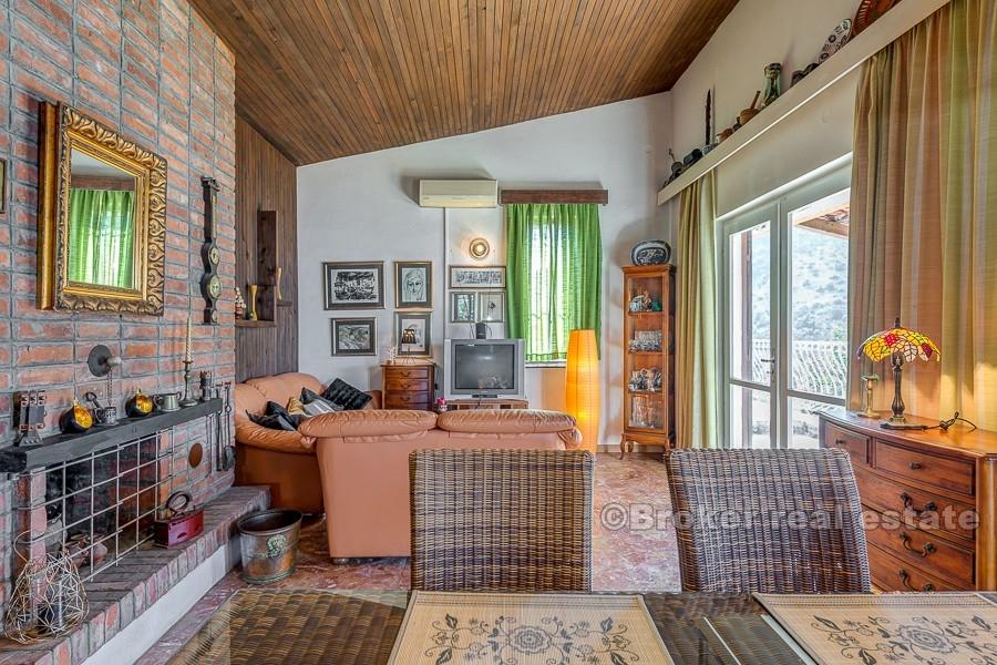 Charming house first row to the sea, for sale
