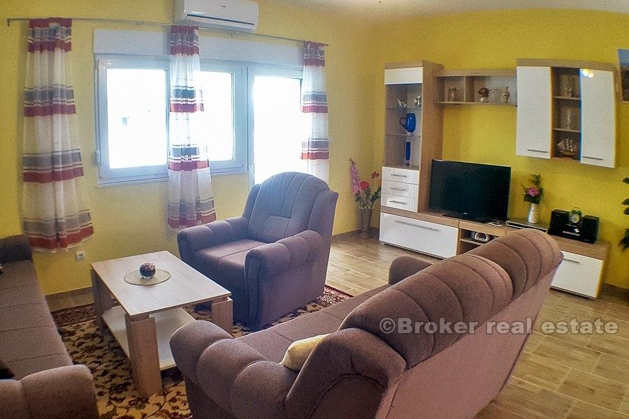 Dwie nieruchomości po południowej stronie wyspy, w sprzedaży