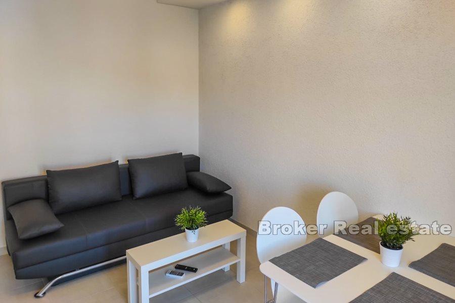 Двухкомнатная квартира, первый ряд от моря