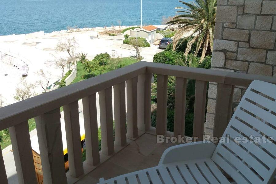 Apartament z trzema sypialniami w pierwszym rzędzie do morza