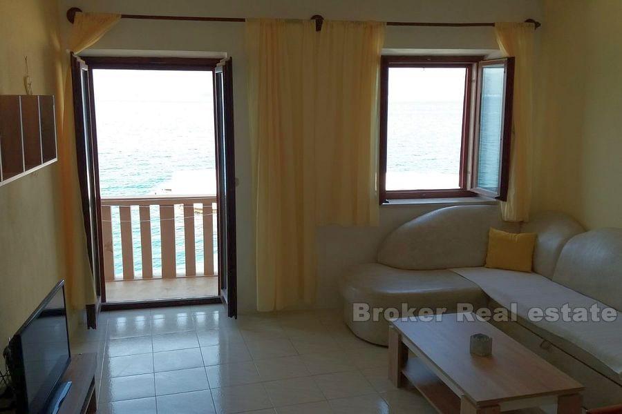 Apartament z trzema sypialniami w pierwszym rzędzie do morza
