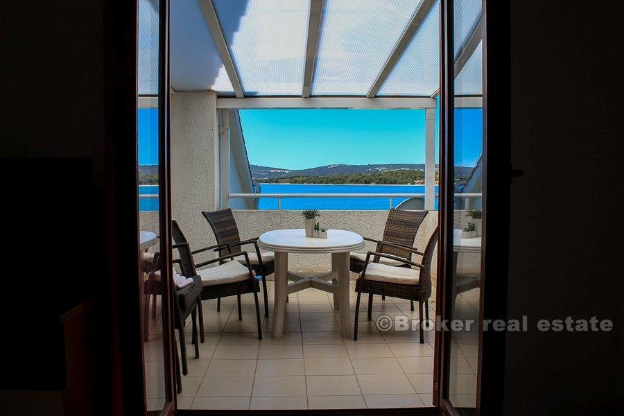 Apartman s pogledom na more, na prodaju