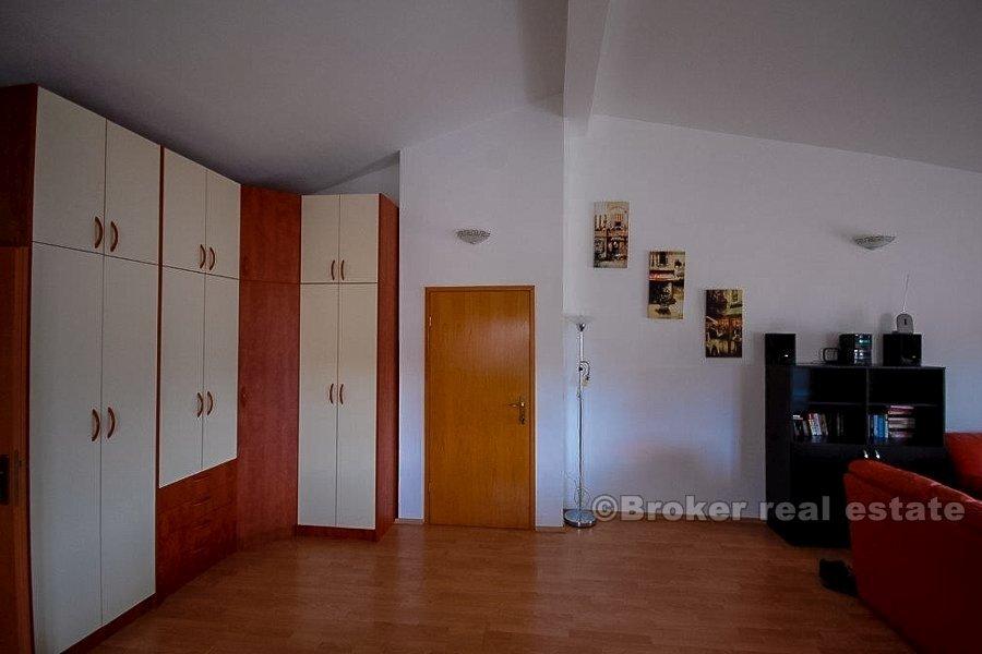 Jednosoban stan s pogledom, na prodaju