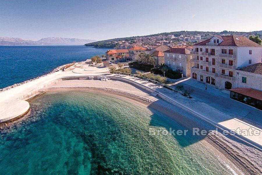 Studio apartment, first row to the sea