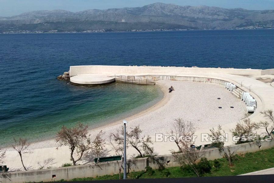 Studio apartment, first row to the sea