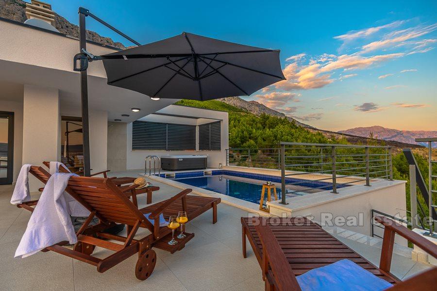 Newly built villa with the sea view