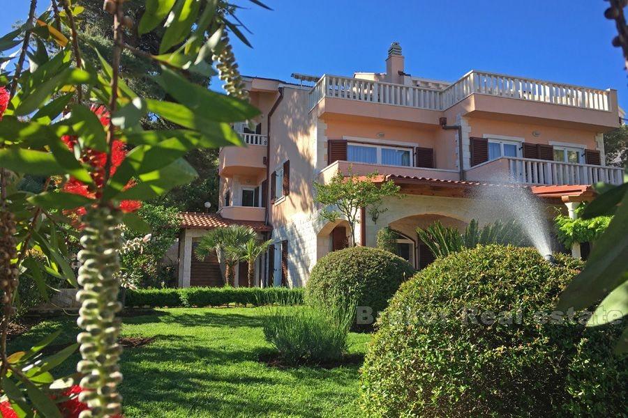 Villa indipendente con vista sul mare