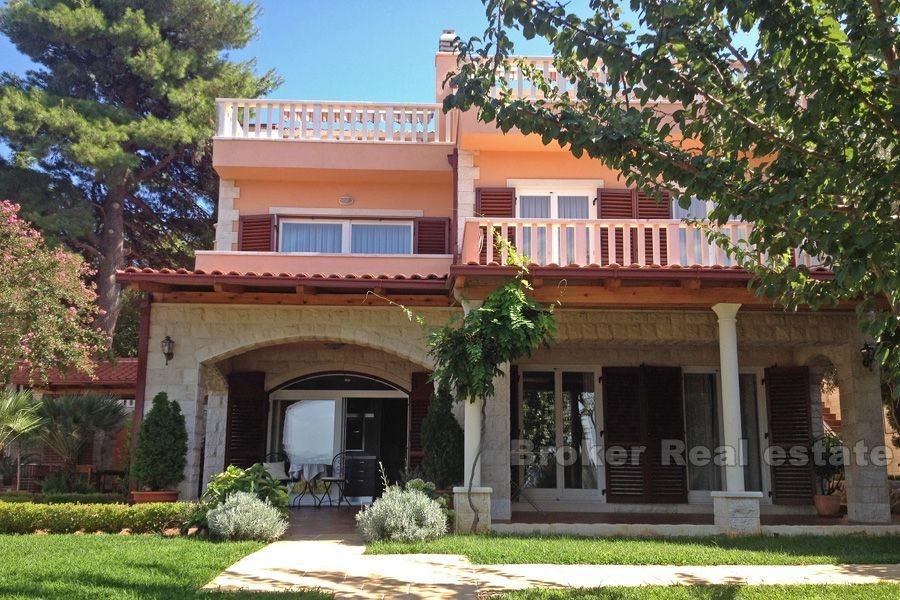 Detached villa overlooking the sea