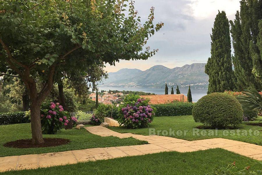 Detached villa overlooking the sea