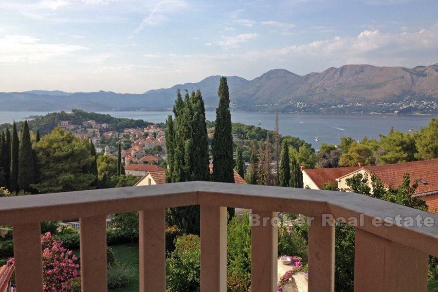 Villa indipendente con vista sul mare