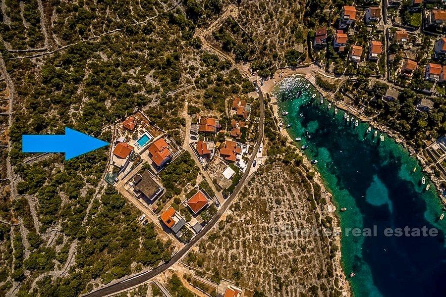 Deux maisons avec piscine, à vendre