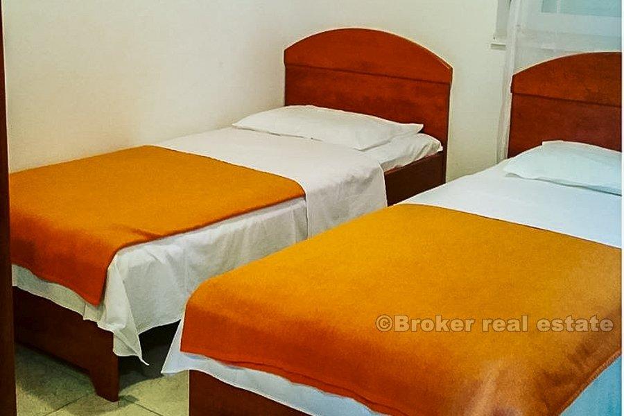 Jednopokojowy apartament z widokiem na morze, na sprzedaż