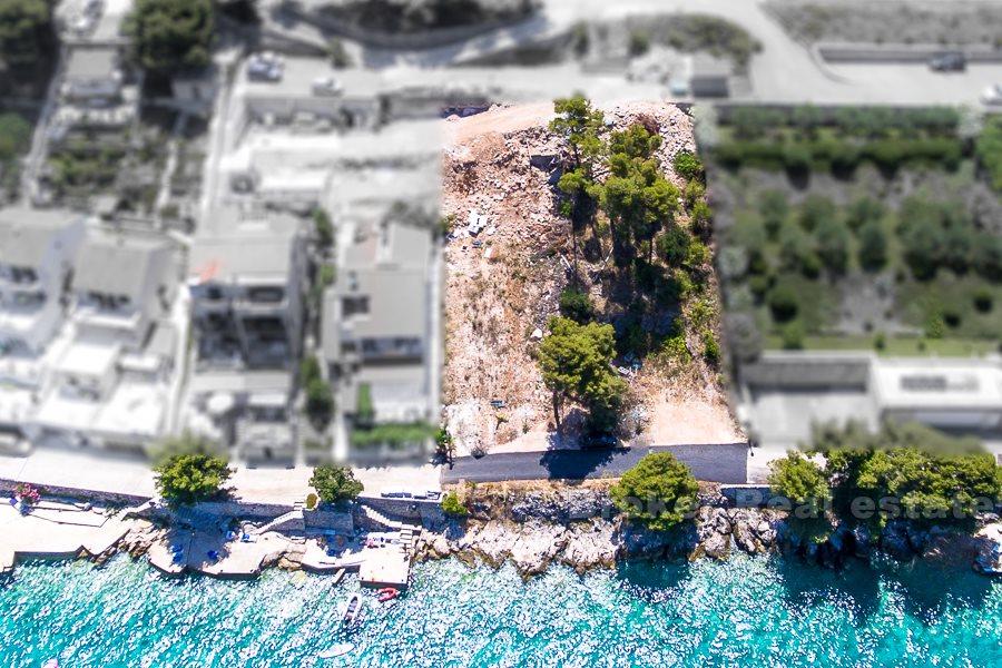 Large building land plot by the sea, for sale