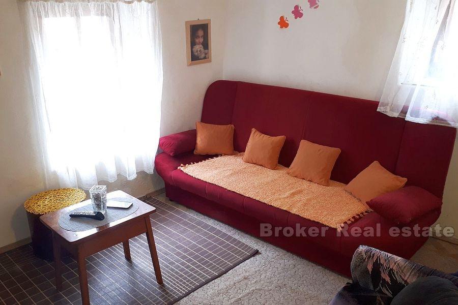 Kamienny dom na starym mieście