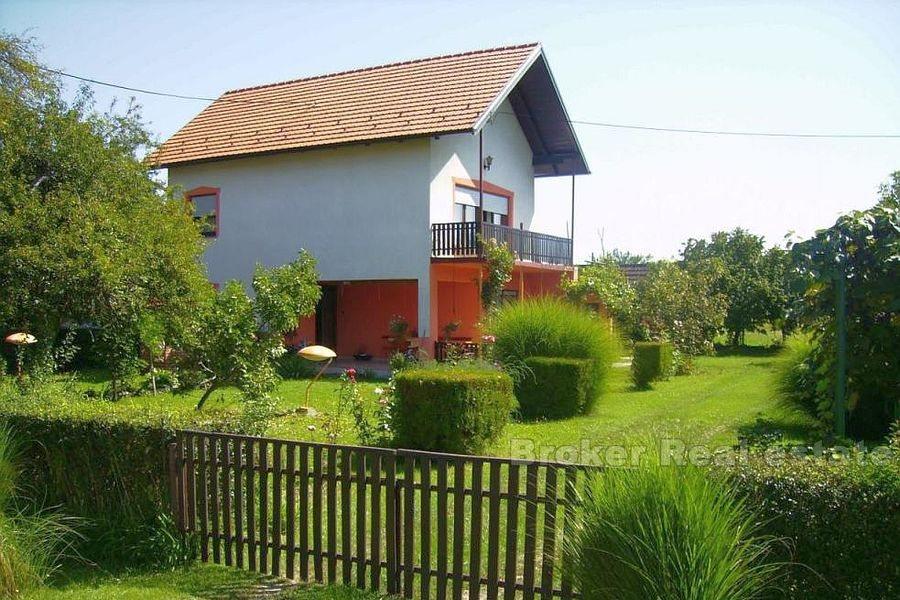 Haus mit großem Grundstück