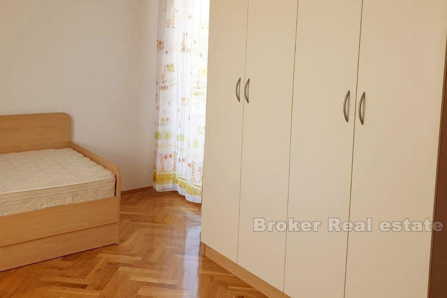 Dwupokojowe mieszkanie w małym budynku